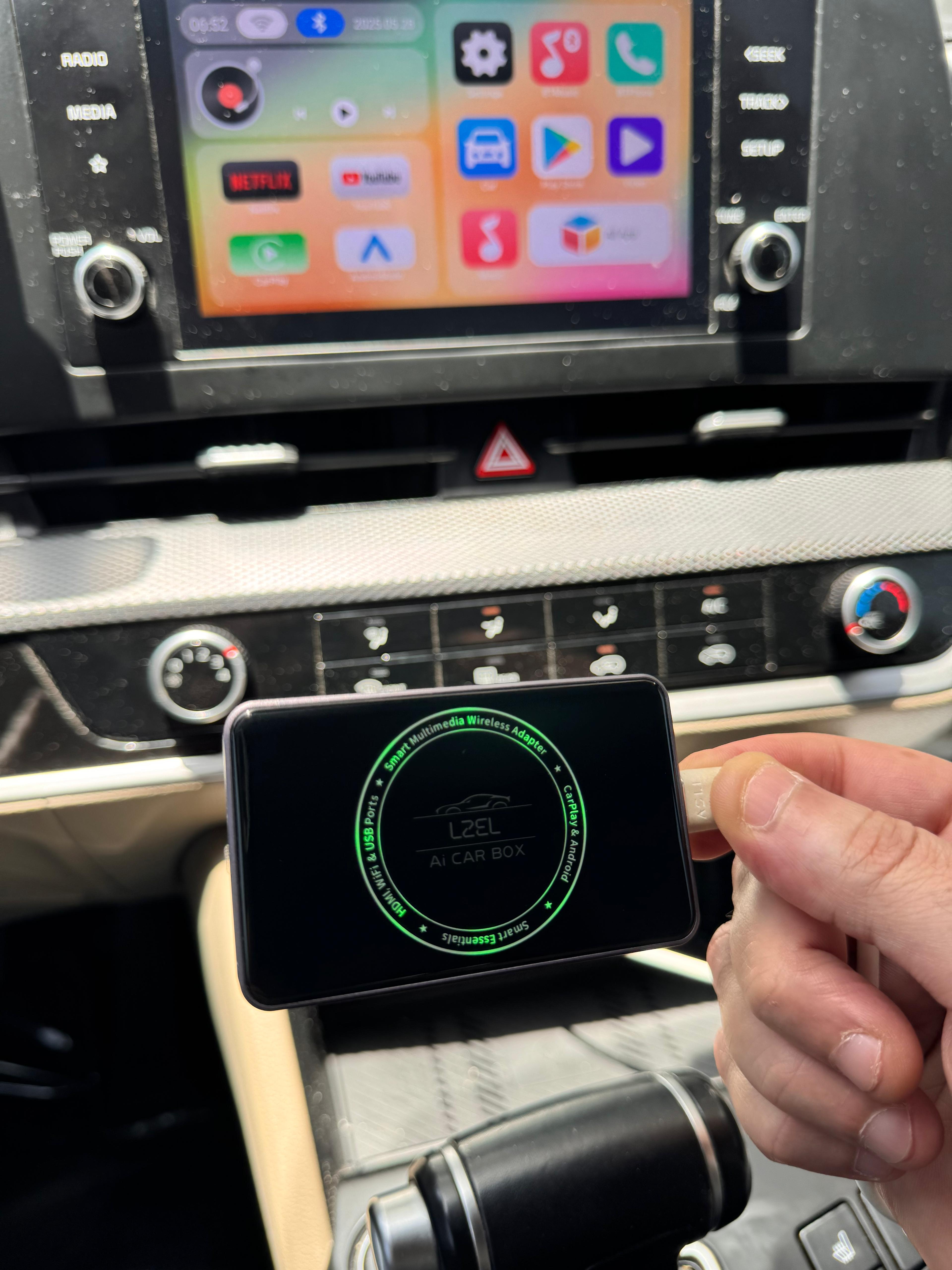 محول Carplay لاسلكي من ليزل 3 في 1 مع USB-Cو USB-A و HDMI و يدعم بلوتوث و واي فاي محول Carplay لاسلكي من ليزل 3 في 1 مع USB-Cو USB-A و HDMI و يدعم بلوتوث و واي فاي